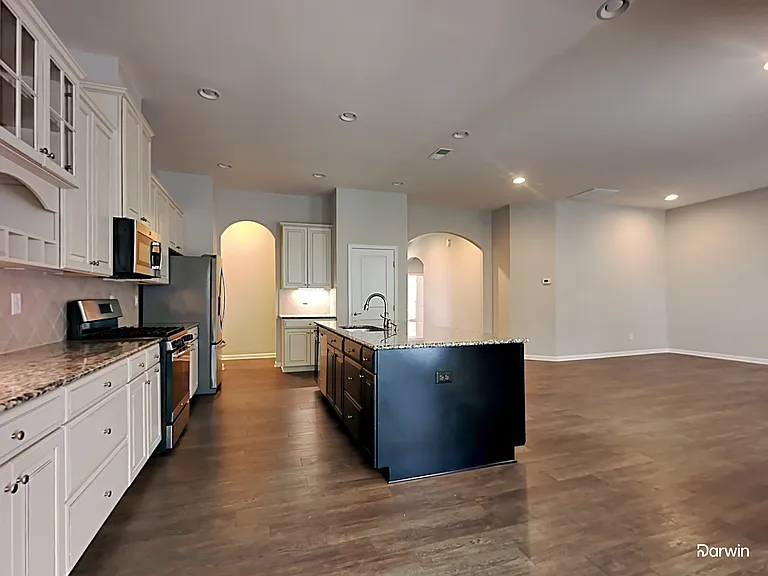 2613 Holly Oak Ln — Photo 3