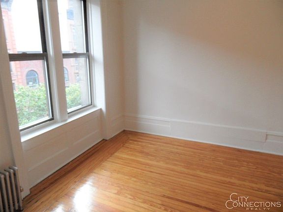 5th image of 201 W 84th St APT 9