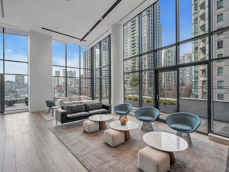 885 Cambie St #1704 — Photo 4