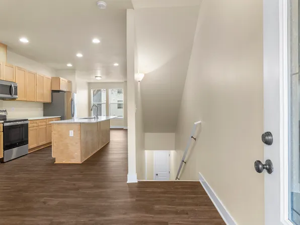 Gravelly Lake Brownstones