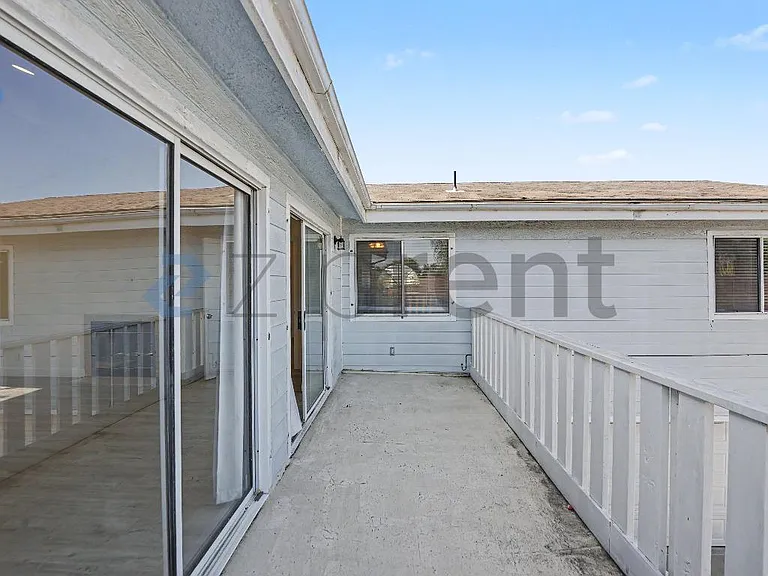 927 Freeman Ave — Photo 19