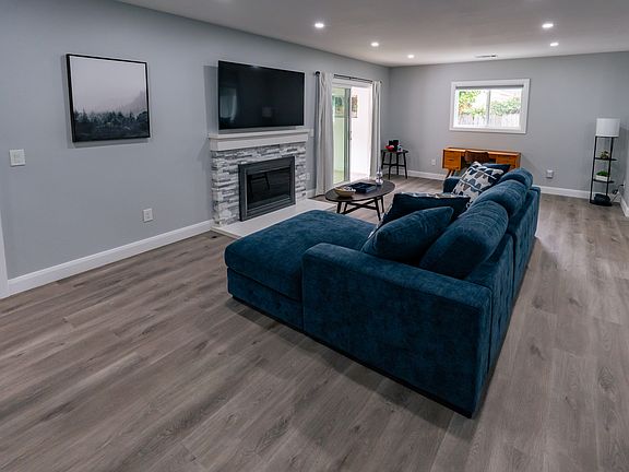 5th image of 21417 Providencia St