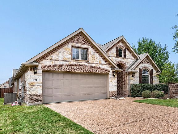 2nd image of 705 Nesbit Ct