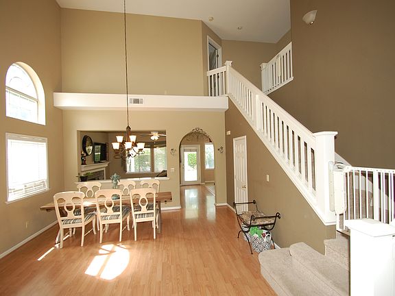 2nd image of 10636 Pleasant Valley Cir
