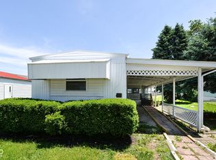 608 White St, Shirley, IN 47384