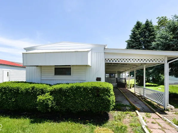 608 White St, Shirley, IN 47384