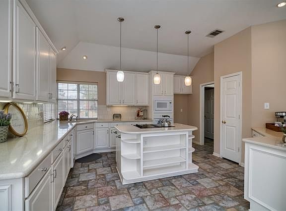 4th image of 3907 Eagle Lake Ct