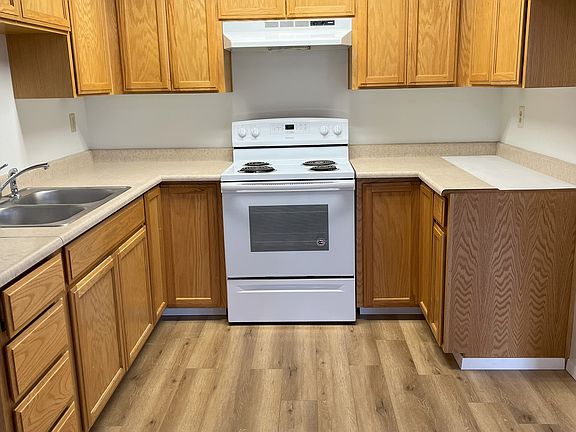 Kitchen-Brand New Laminate Flooring