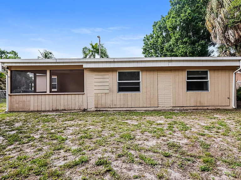 1887 Sunset Pl — Photo 16
