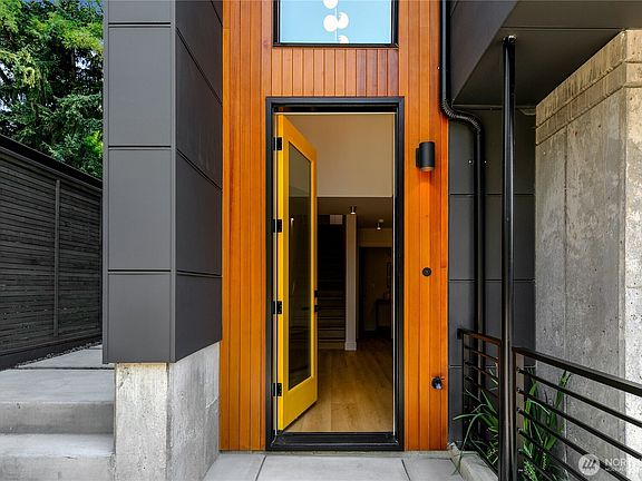 3rd image of 8022 Fauntleroy Way SW