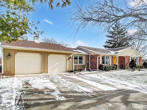3rd image of 443 Birdsong Dr