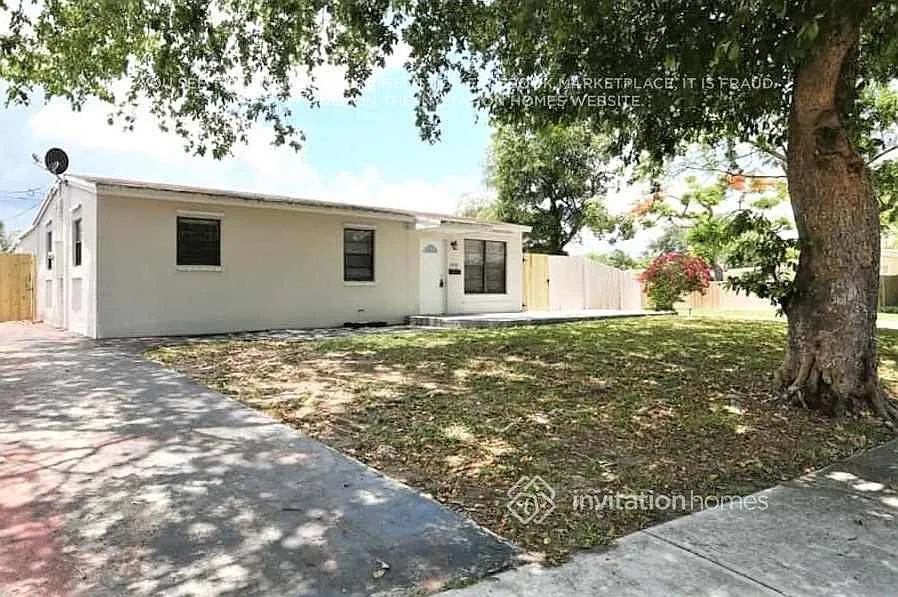1440 N 68th Ter Hollywood, FL 33024 — Photo 2