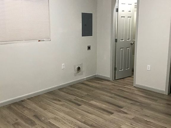 5th image of 318 E Saint Anne Pl APT D