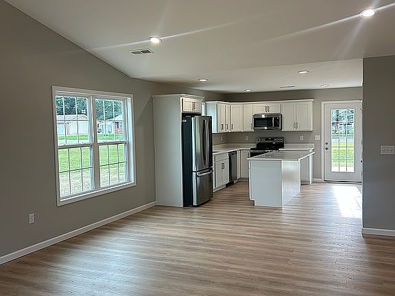 2nd image of 804 Maddy St