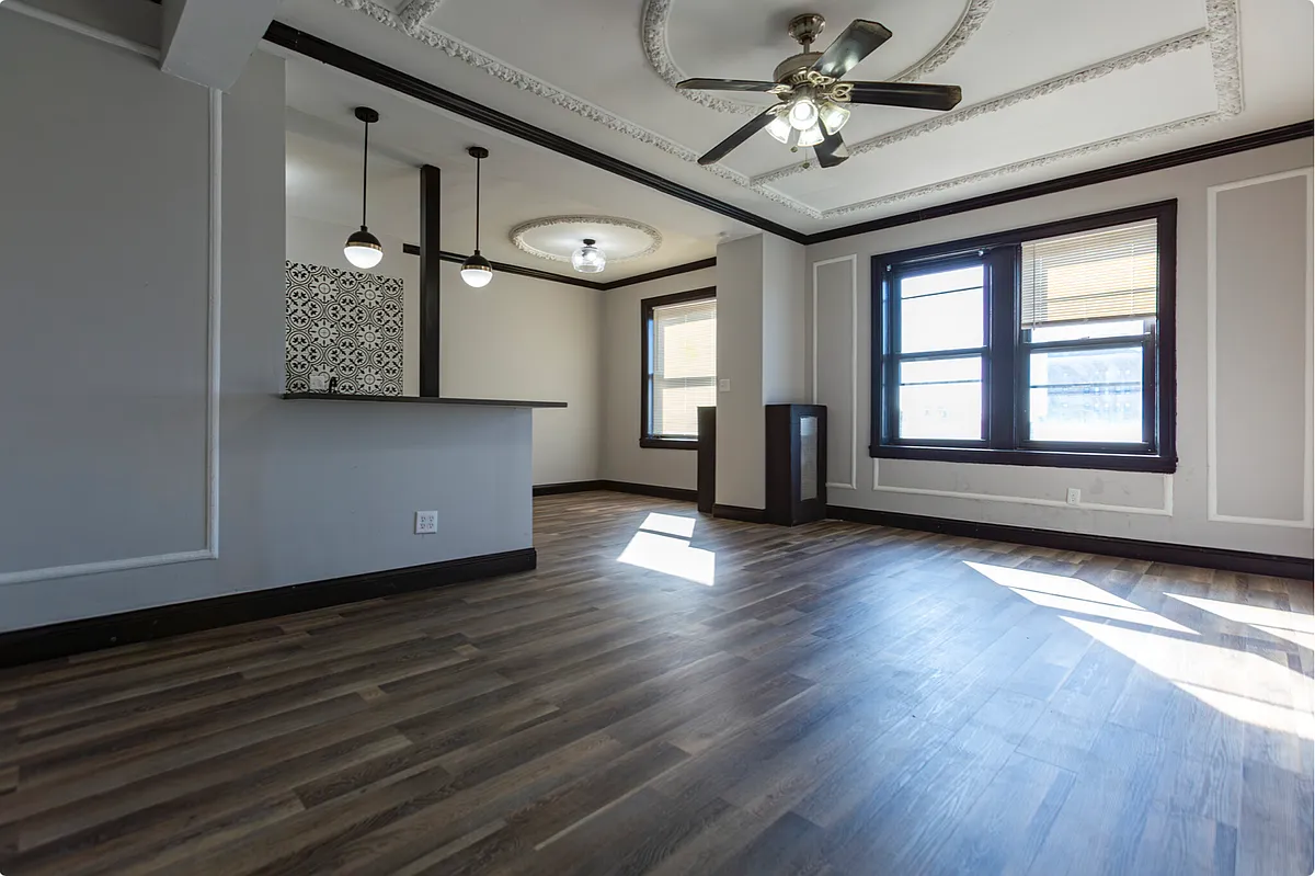 Building Photo - 1917 S Grand Blvd #407