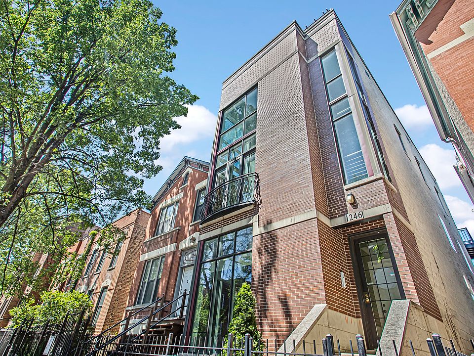 1st image of 1246 N Wolcott Ave Unit 2