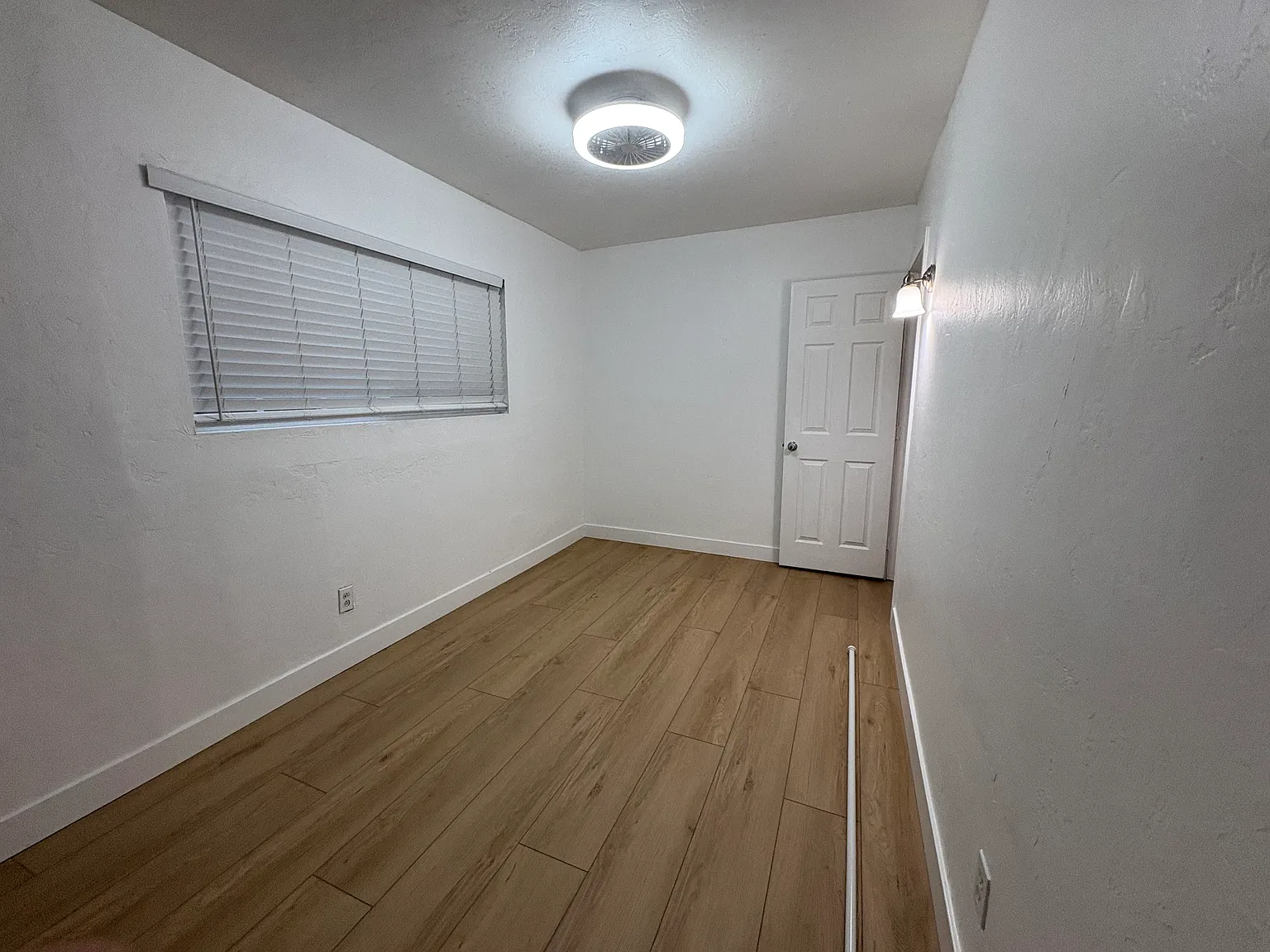 2 bed, 750 sqft, $2,995 — Photo 4