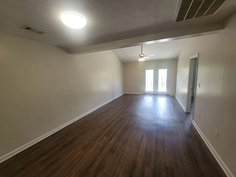 1406 Anna Way — Photo 5