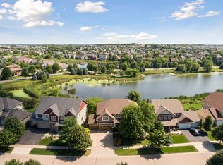 10602 Watersedge Ln, Woodbury, MN 55129