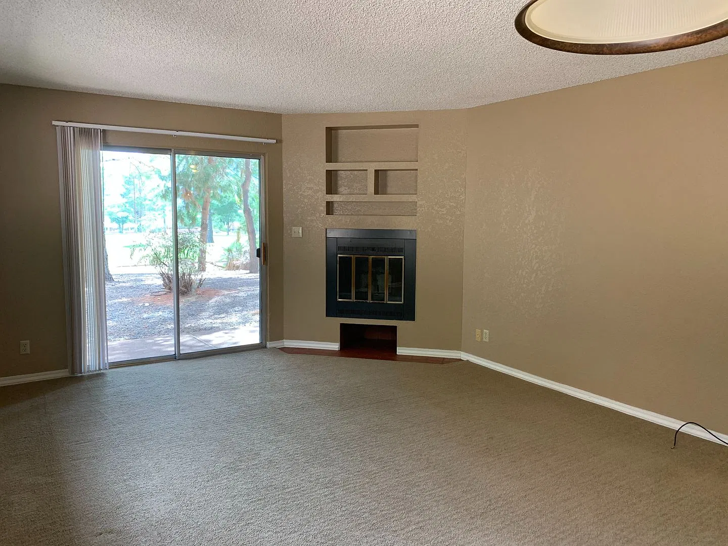 Unfurnished, 1-year long-term rental- Located directly on the Oak Creek Country Club Golf Course — Photo 3