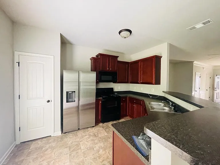 600 Oakside Pl — Photo 5
