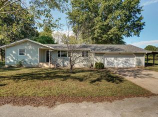 710 King St, Mount Vernon, MO 65712