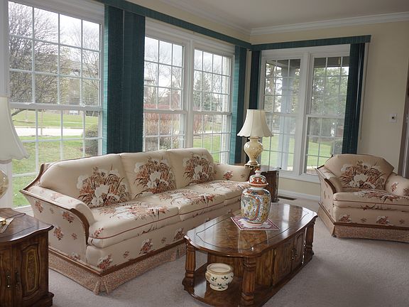 3rd image of 308 Wentworth Ln