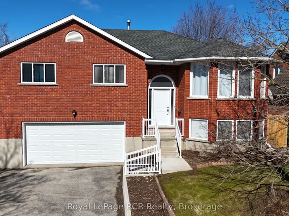 11 Bonniewood Dr, Mapleton, ON N0G 1P0