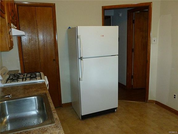 5th image of 35 N Wayne Ave