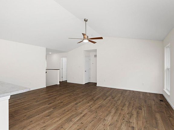 4th image of 1017 Vardon Meadows Dr