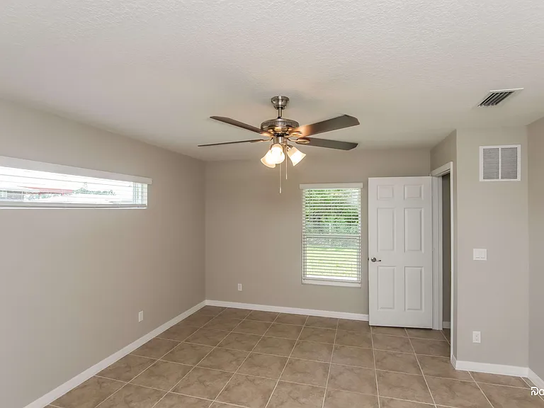 490 Hatcher St SE — Photo 7