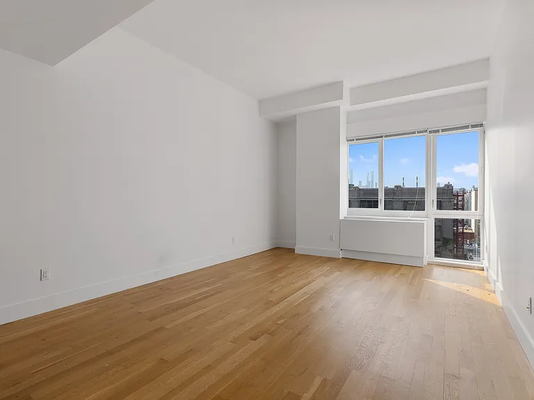 37-14 36th St #6B — Photo 3