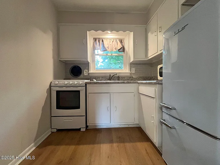 440 E Massachusetts Ave — Photo 37