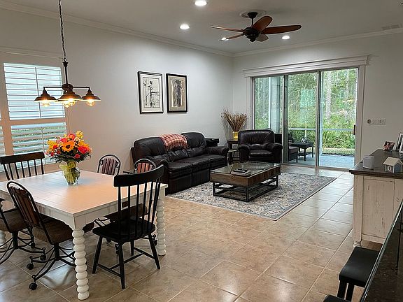 5th image of 840 Aldenham Ln