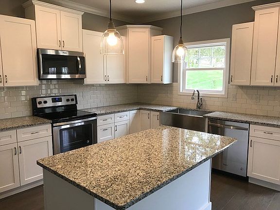 3rd image of 1066 Canterbury Ln