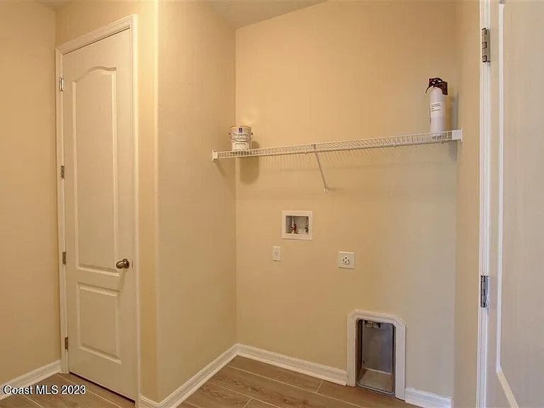 5834 Trieda Dr — Photo 31