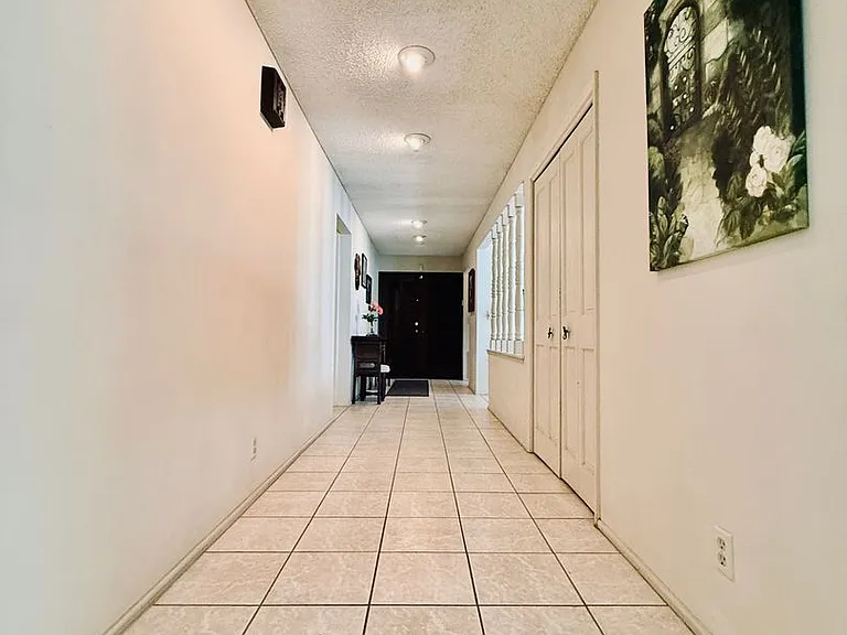 2212 Plaza Del Prado — Photo 9