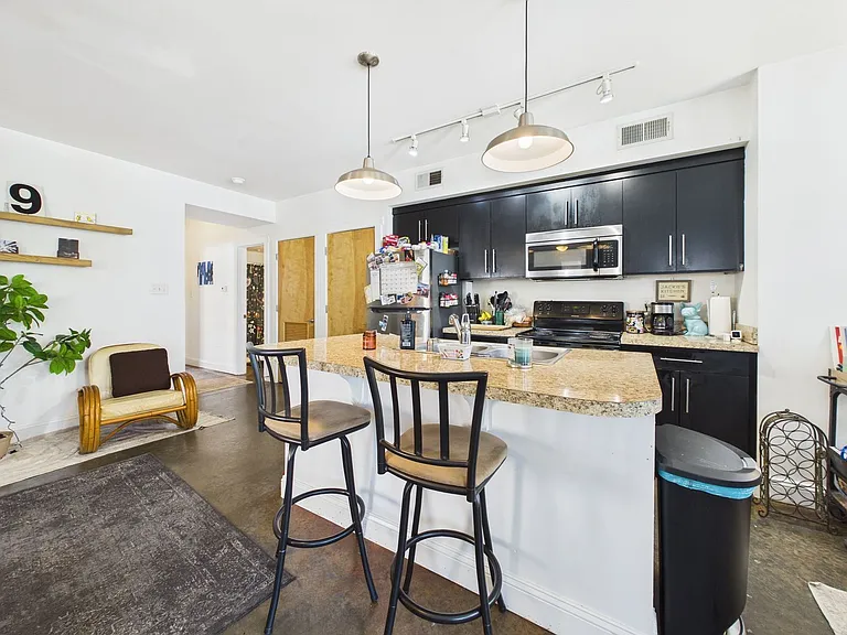 1112 Porter St #A — Photo 12