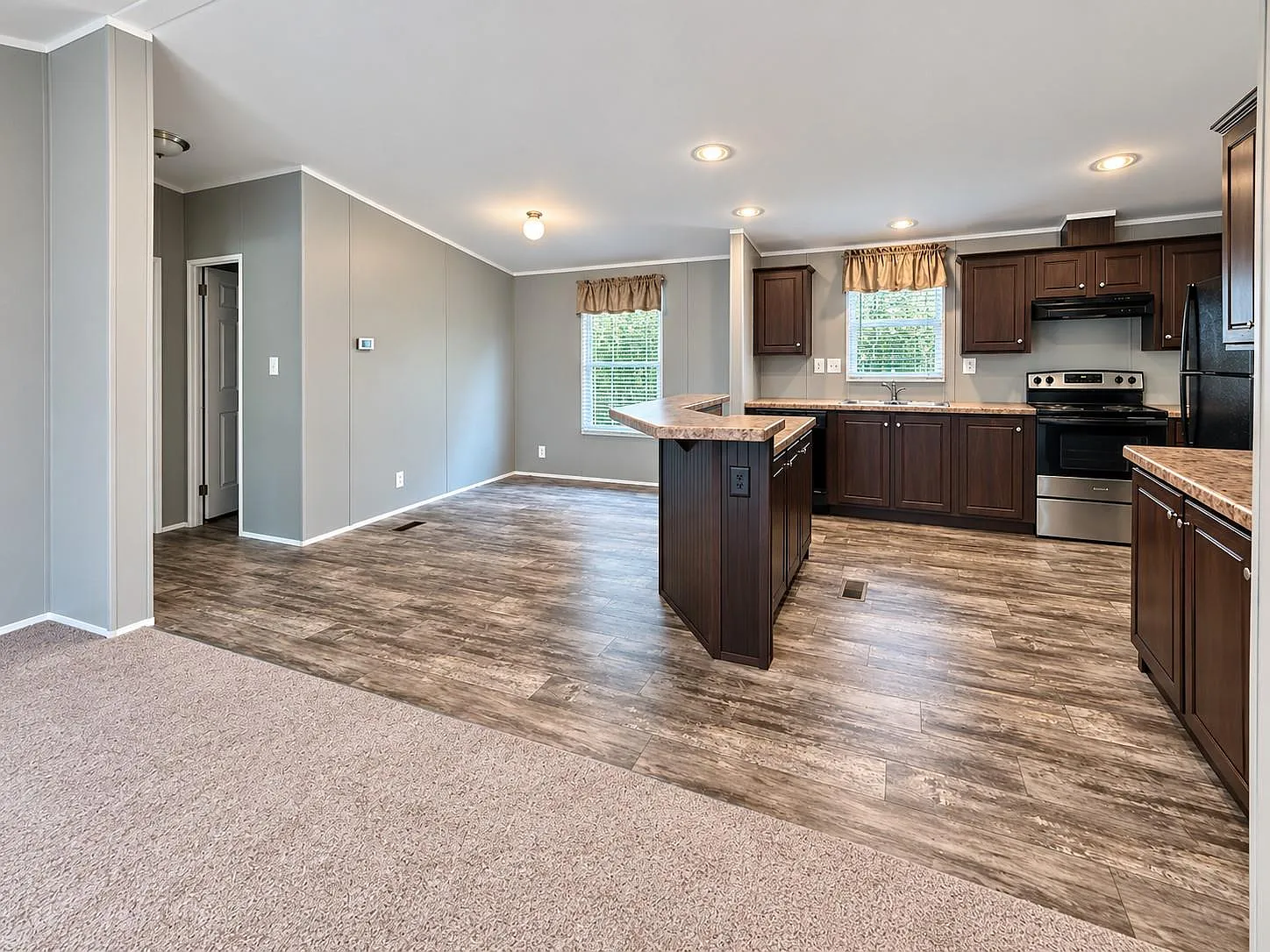 3 bed, 2.0 bath, 1512 sqft, $1,600 — Photo 4