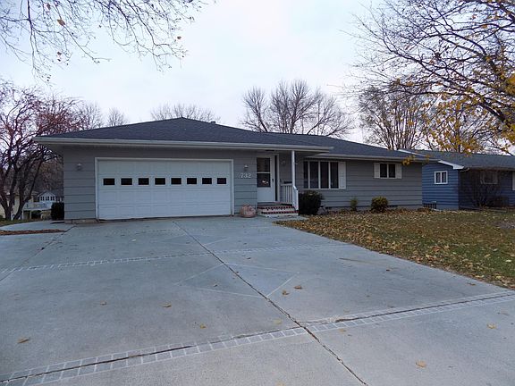 2nd image of 732 Woodland Ave