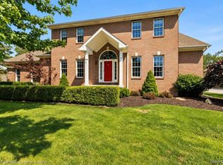 3276 Shorewood Ave, Fort Gratiot, MI 48059