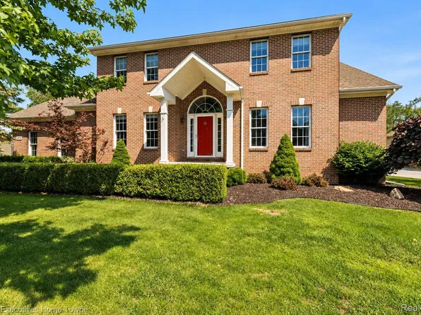 3276 Shorewood Ave, Fort Gratiot, MI 48059