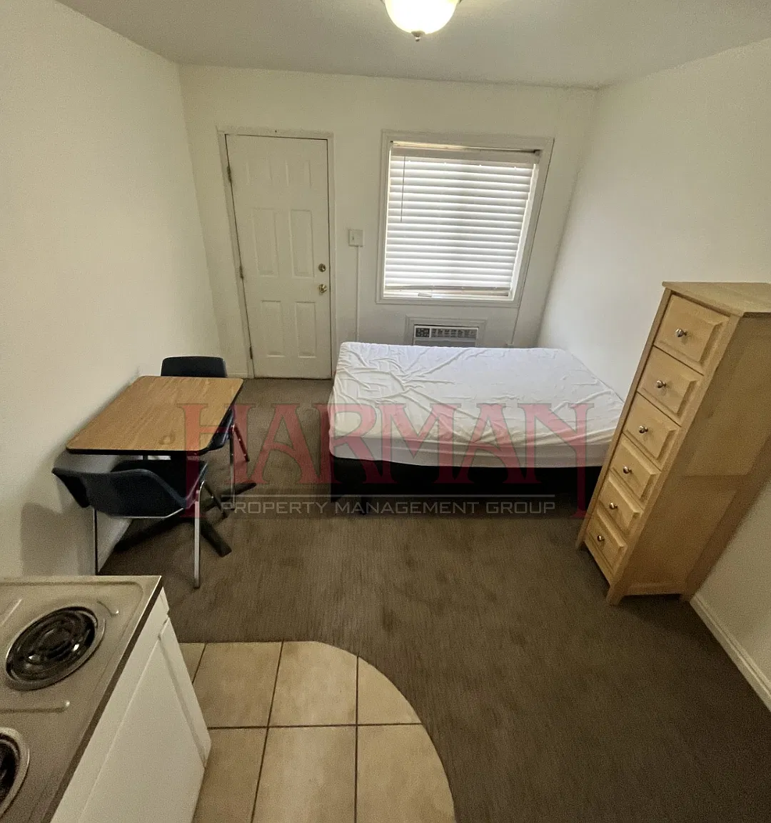 Hillcrest Studios - 113 — Photo 2