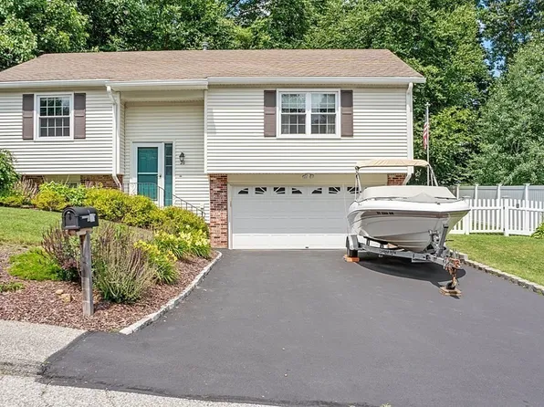 26 Heather Hl, Northbridge, MA 01534