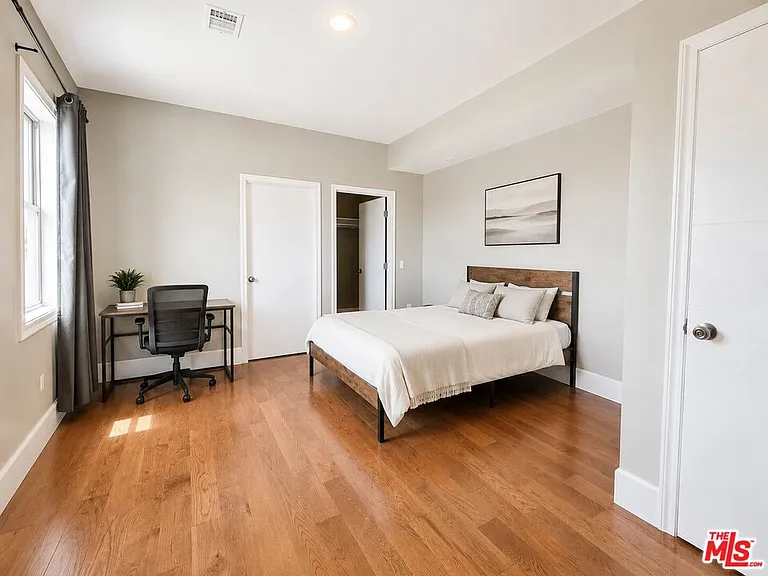 1212 W 37th Dr #2 — Photo 10