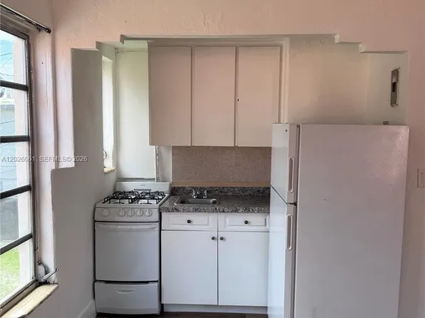 825 Alton Rd APT 8, Miami Beach, FL 33139