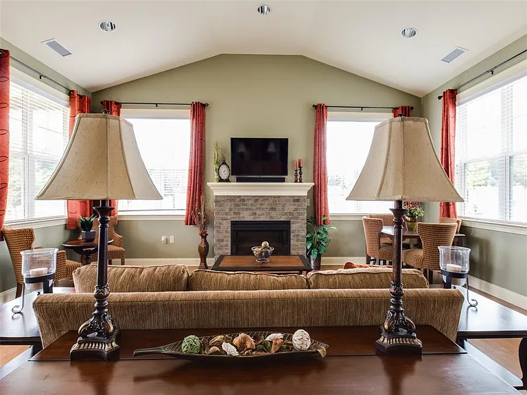 Brighton Pointe Apartments Homes — Photo 9