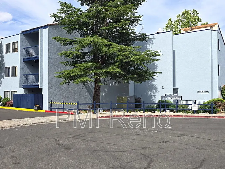 2750 Plumas St #303 — Photo 2