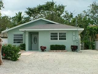 1st image of 136 Coral Ave