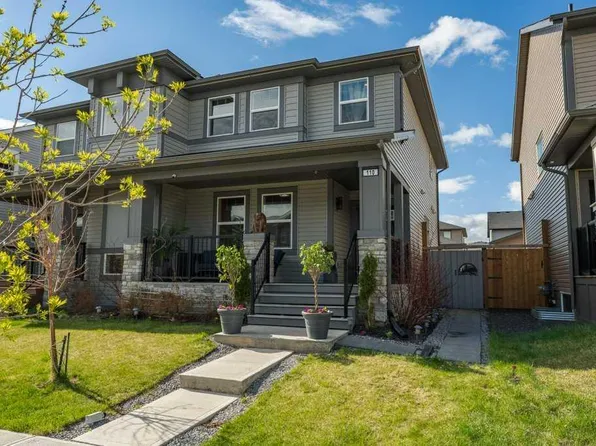 110 N Hillcrest Close SW, Airdrie, AB T4B 4H6